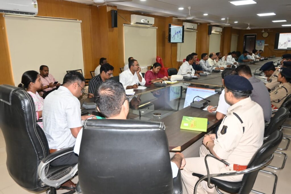 *कलेक्टर-एसपी ने विधानसभा चुनाव की तैयारी के संबंध मे ली बैठक*<br> 2 IMG 20230727 WA0445