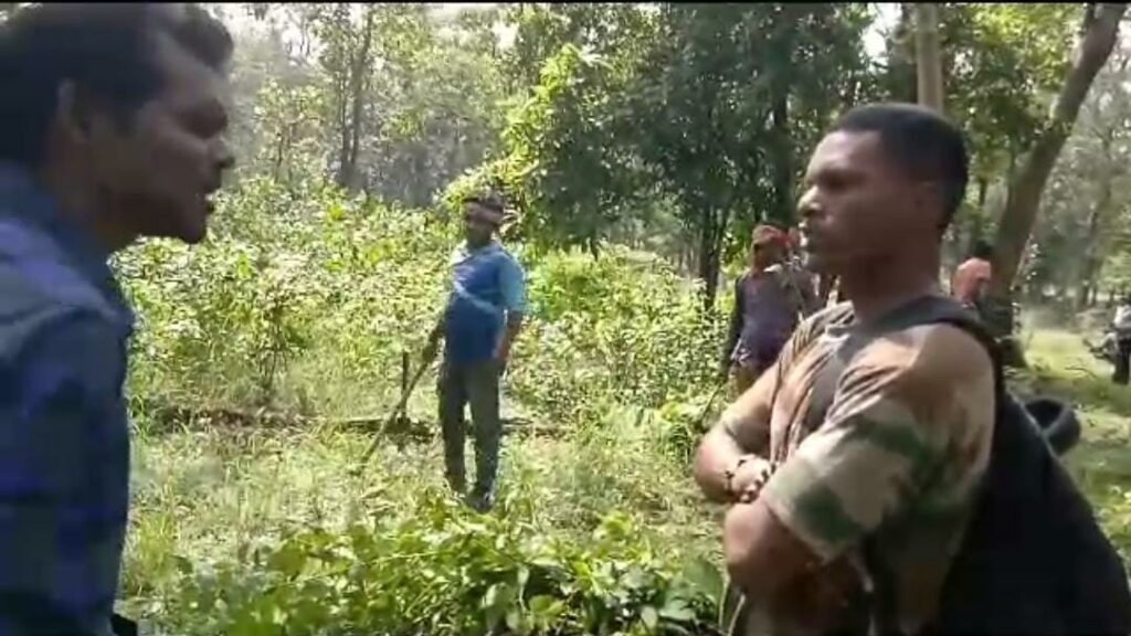 वन रक्षक ने मीडिया कर्मी से किया दुर्व्यवहार फर्जी केश में फसाने की दी धमकी।<br> 1 IMG 20230809 WA0166