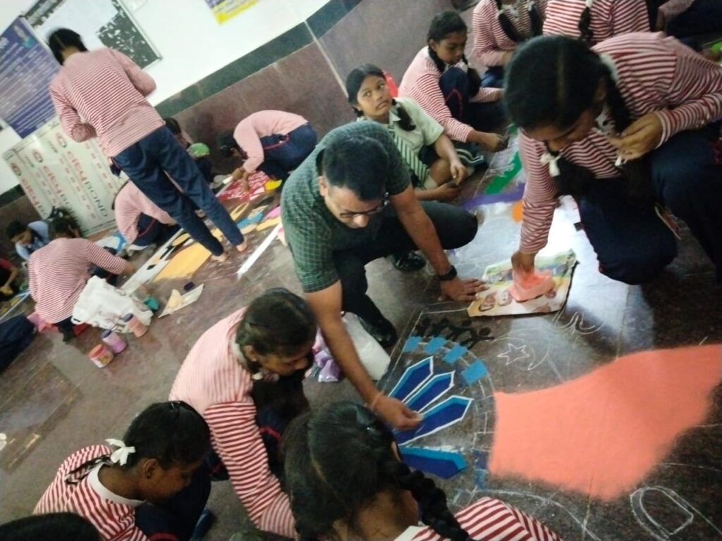*रैली निकालकर एवं मानव श्रृंख्ला बनाकर शत् प्रतिशत मतदान के लिए संकल्प*<br> 3 IMG 20230811 WA0491
