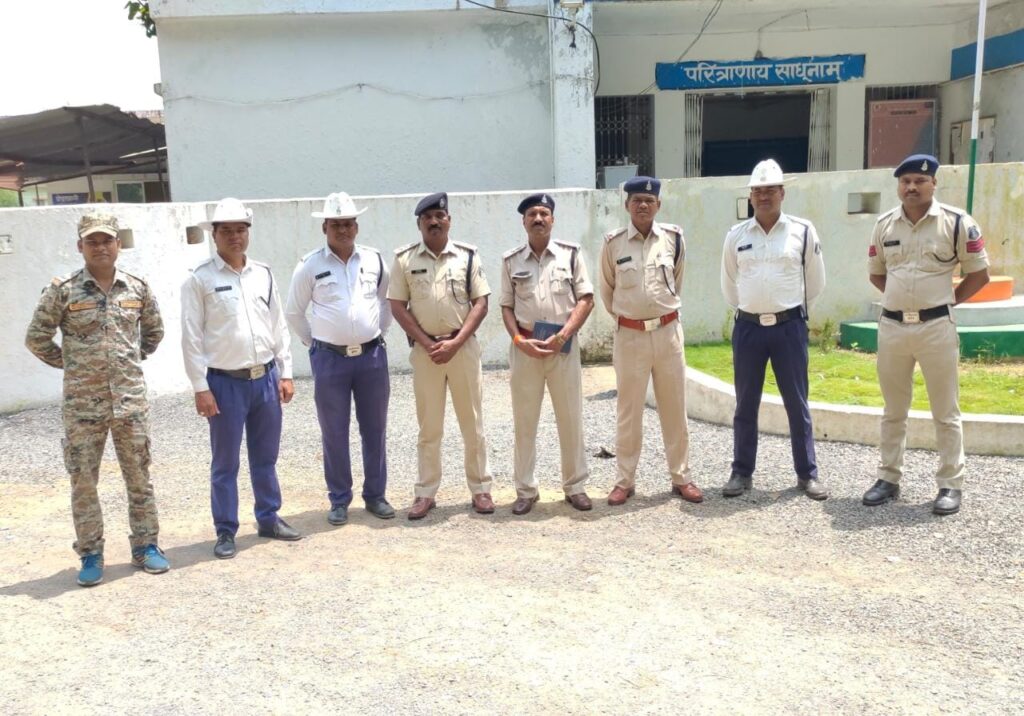 कसडोल नगर में हुई यातायात पुलिस की हुई पदस्थापना* 1 IMG 20230812 WA0128