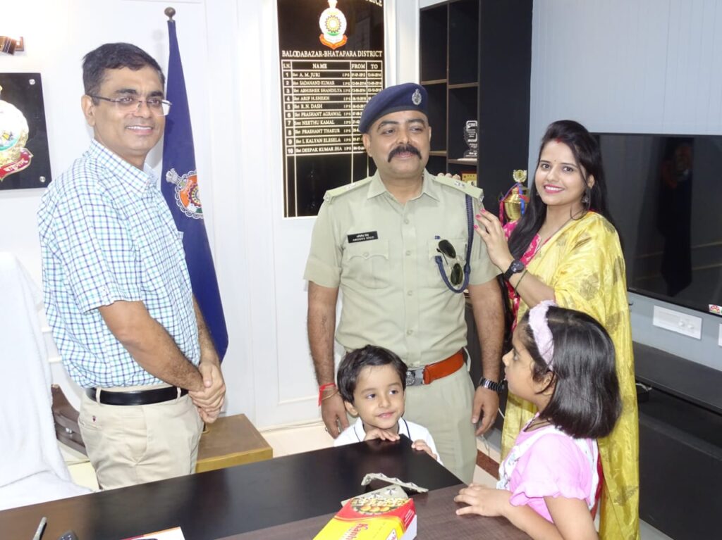 *उप पुलिस अधीक्षक श्री अभिषेक सिंह पदोन्नत होकर बने अतिरिक्त पुलिस अधीक्षक* 3 IMG 20230908 WA0179