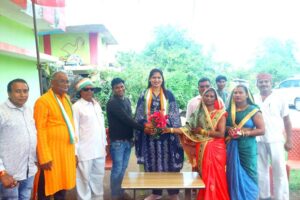 *कसडोल में विकास की गति तेज, संसदीय सचिव शकुन्तला साहू ने किया 3 करोड़ 31 लाख लागत से बनने वाली मुख्यमंत्री ग्राम सड़क योजना का भूमि पूजन* 5 IMG 20230915 WA0557