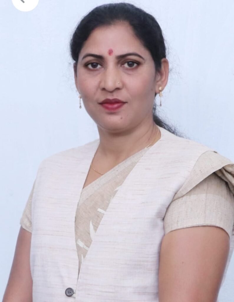 बिलाईगढ़ विधानसभा से सुमित्रा धृतलहरे ने ठोकी कांग्रेस से दावेदारी। <br> 1 IMG 20230922 WA0454