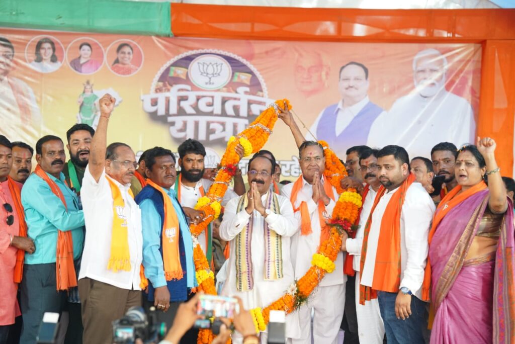 *परिवर्तन यात्रा में कसडोल में उमड़ा अपार जनसैलाब* <br>भाजपा प्रदेश अध्यक्ष अरुण साव ने कसडोल विधानसभा में विशाल जनसभा को संबोधित करते हुए राहुल गांधी से मांगा हिसाब -*<br> 1 IMG 20230925 WA0814
