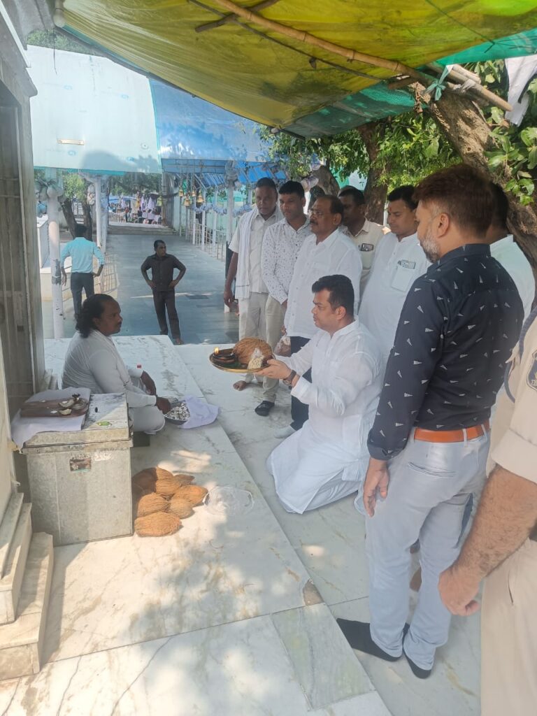 साहू समाज के प्रदेश अध्यक्ष एवं राष्ट्रीय अध्यक्ष ने गिरौधपुरी धाम में दर्शन कर आशीर्वाद लिया 1 IMG 20231012 WA0196