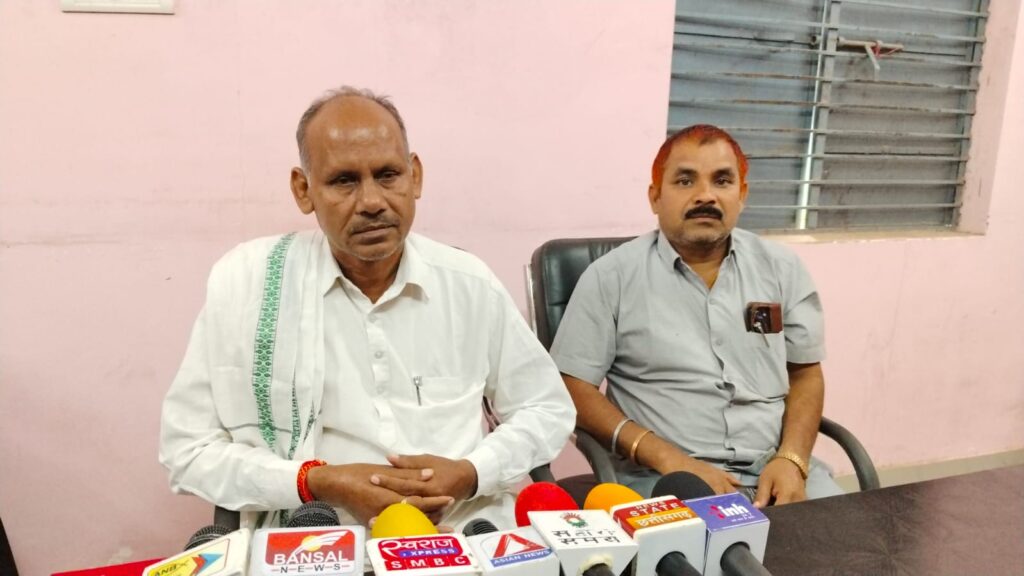 *कसडोल विधानसभा क्षेत्र के निर्दलीय प्रत्याशी गोरेलाल साहू ने की प्रेसवार्ता* 1 IMG 20231027 WA0174