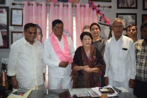 CG ब्रेकिंग: कांग्रेस विधायक ने पार्टी छोड़ी जोगी कांग्रेस में हुए शामिल, चुनाव भी लड़ेंगे 1 WhatsApp फ़ोटो 2023 10 26 14.26.24 बजे f2932d2f 1024x683 1 2