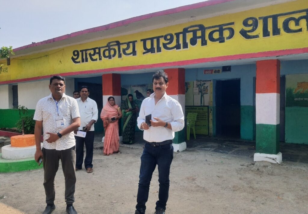 *जनरल आब्जर्वर पवन कुमार ने बिलाईगढ़ विधानसभा के मतदान केन्द्रों का निरीक्षण किया*<br> 1 Screenshot 20231105 202219 WhatsAppBusiness