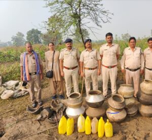 <br>*अवैध शराब के विरुद्ध हुई कार्रवाई जारी, 1 लाख 50 हजार से अधिक रूपये के महुआ लहान सहित कच्ची शराब जब्त*<br> 1 Screenshot 20231112 121819 WhatsAppBusiness