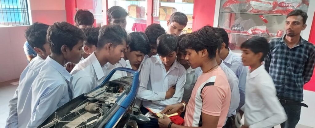 व्यावसायिक शिक्षा के अंतर्गत ऑटोमोबाइल के छात्रो ने किया किरण ऑटो का शैक्षणिक भ्रमण 2 Screenshot 20231126 162226 WhatsAppBusiness