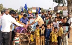 गांव पंचायत बरदा मे सविधान दिवस के उपल्क्ष मे गरीबो एवम् विकलांगो को किया गया चादर वितरण 2 Screenshot 20231127 142409 WhatsApp
