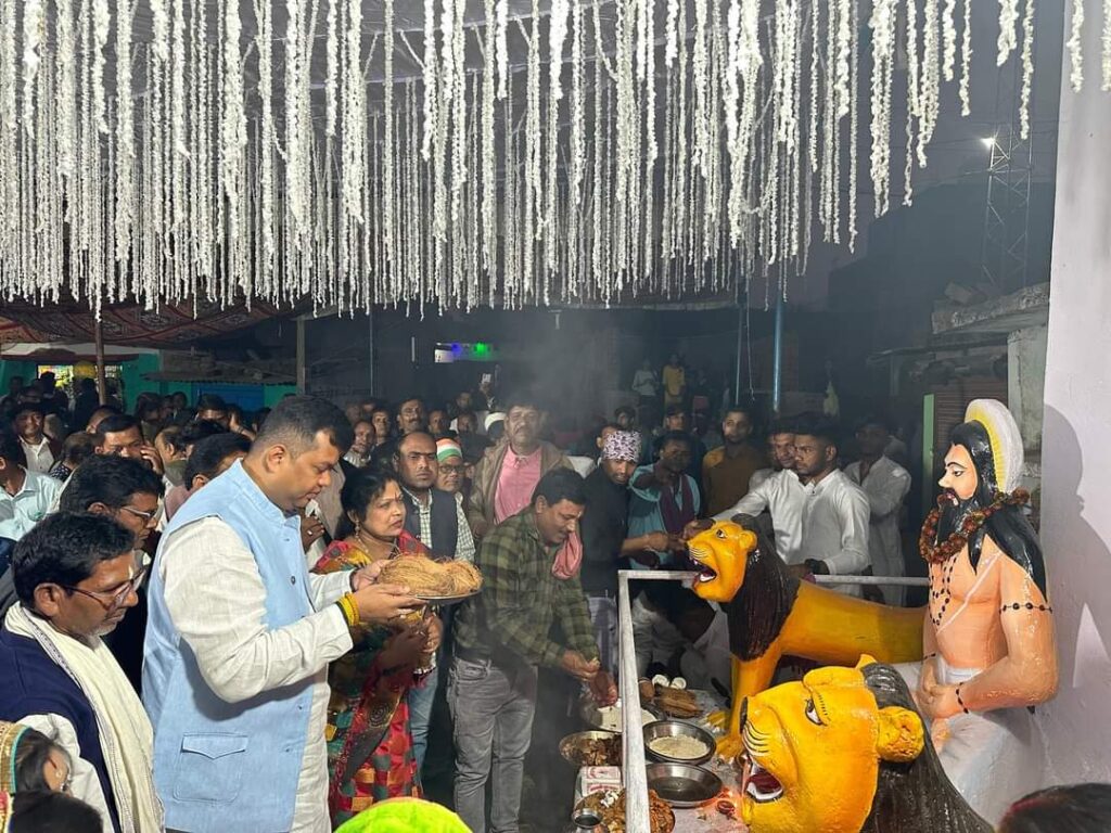 सरखोर में पंथी नृत्य प्रतियोगिता कार्यक्रम में शामिल हुए विधायक संदीप साहू 2 FB IMG 1704021623449 1