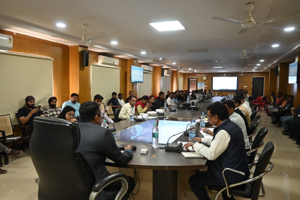 <br>*कलेक्टर ने की जल जीवन मिशन की समीक्षा,40 से अधिक ठेकेदारों को नोटिस जारी* 2 Polish 20231215 160735989