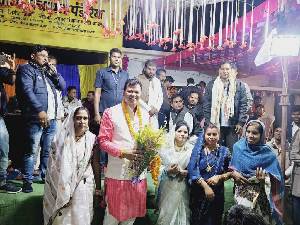 अहिल्दा एवं पंडरिया में गुरु घासीदास जयंती में शामिल हुए विधायक संदीप साहू 1 Polish 20231226 160740075