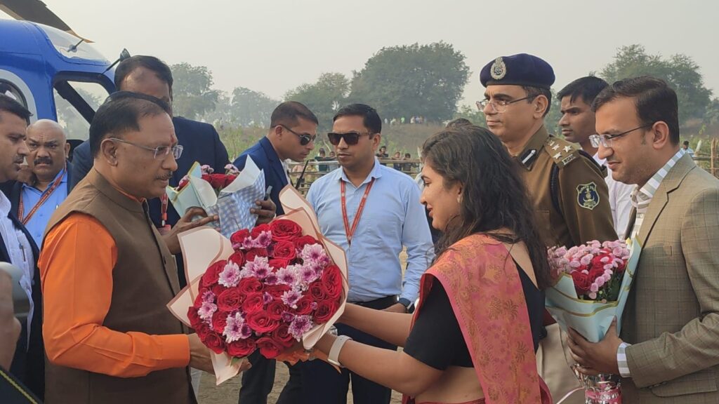 समाज की उन्नति के लिए महिलाओं का जागरूक होना जरूरी - राज्यपाल बैस* 1 Polish 20231231 181203029 4