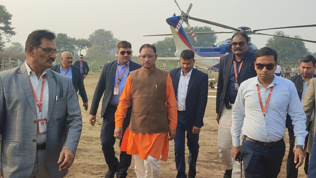 समाज की उन्नति के लिए महिलाओं का जागरूक होना जरूरी - राज्यपाल बैस* 2 Polish 20231231 181214031 1