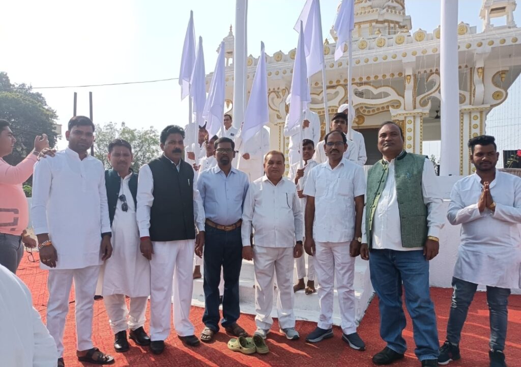गुरू घासीदास जयंती समारोह के पूर्व नगर में भव्य सतनाम शोभा यात्रा निकाला गया 1 Screenshot 20231217 152332 WhatsAppBusiness