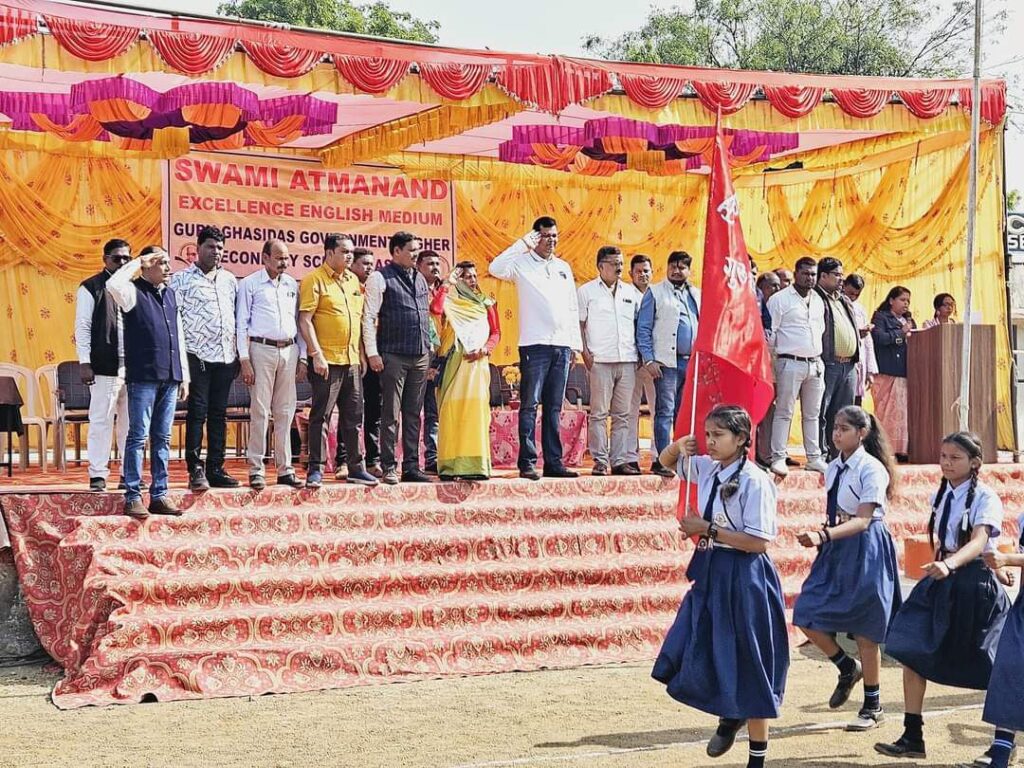 स्वामी आत्मानंद स्कूल कसडोल कार्यक्रम में शामिल हुए विधायक संदीप साहू 2 img 20231222 wa00225650590316900649530