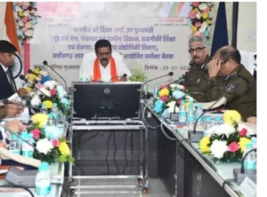 पुलिसकर्मियों को मिलेगा साप्ताहिक अवकाश, गृह मंत्री विजय शर्मा ने बुधवार की देर रात पुलिस मुख्यालय में अधिकारियों की बैठक ली। 1 IMG 20240104 160612 1