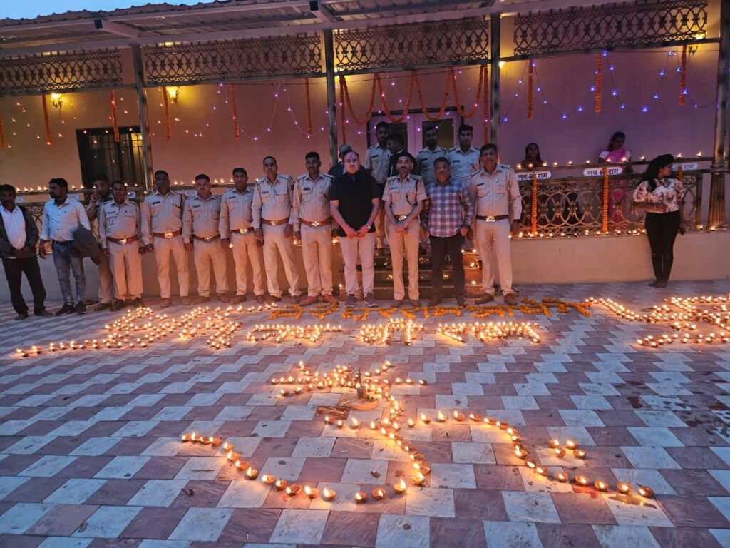 10 हजार दीपकों से जगमग हुआ ऐतिहासिक स्थल तुरतुरिया धाम 1 Polish 20240123 152659047