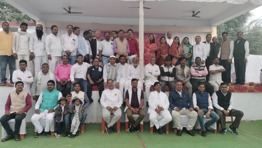 सतनामी युवक युवती परिचय सम्मेलन में 140 प्रतिभागियों ने भाग लिया<br> 2 Polish 20240123 180023307