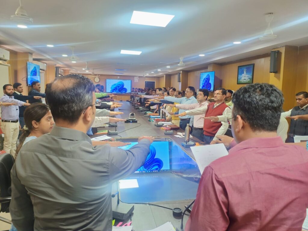 कलेक्टर द्वारा शपथ के साथ शुरू हुआ जिले में स्पर्श कुष्ठ जागरूकता अभियान 1 Polish 20240130 195957923