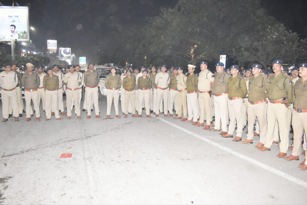रायपुर पुलिस द्वारा होटल, लाॅज, ढ़ाबा, कैफे एवं बार की, की गई आकस्मिक चेकिंग 2 IMG 20240219 WA0138