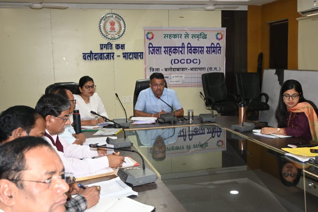 प्रधानमंत्री आवास योजना के कार्यों को प्राथमिकता से करें पूरा : कलेक्टर 1 IMG 20240220 WA0140