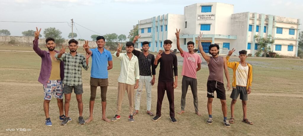 दतान(खैरा) प्रभारी प्राचार्य द्वारा अग्निवीर में जानें के लिए दिया जा रहा प्रशिक्षण 1 IMG 20240223 WA0191 1