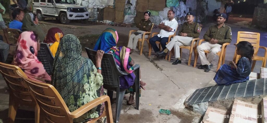 थाना भाटापारा शहर एवं सुहेला पुलिस द्वारा अभियान सृजन के तहत ग्राम सेम्हराडीह, सरकीपार एवं मेहता नगर भाटापारा में चलित थाना लगाकर आयोजित किया गया नशे के विरुद्ध जागरूकता कार्यक्रम<br> 4 IMG 20240227 WA0137 1