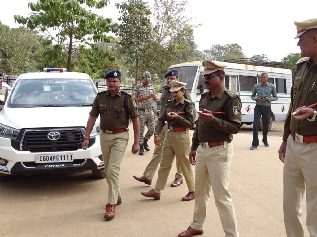 सदानंद कुमार द्वारा आज वरिष्ठ पुलिस अधीक्षक जिला बलौदाबाजार-भाटापारा के रूप में किया गया पदभार ग्रहण 4 Polish 20240208 143246457
