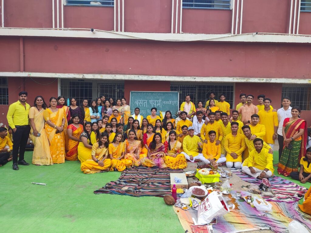 <br>माँ सरस्वती की आराधना हवन पूजन के साथ ही स्कूलों में माता पिता का किया गया सम्मान कर मातृपितृ दिवस मनाया गया 1 Polish 20240214 201609409