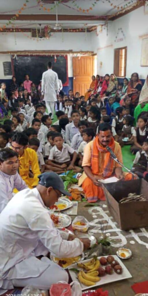 सरस्वती शिशु मंदिर लाहोद विद्यालय में बसंत पंचमी हर्षोल्लास के साथ मनाया गया । 2 Polish 20240214 213255881
