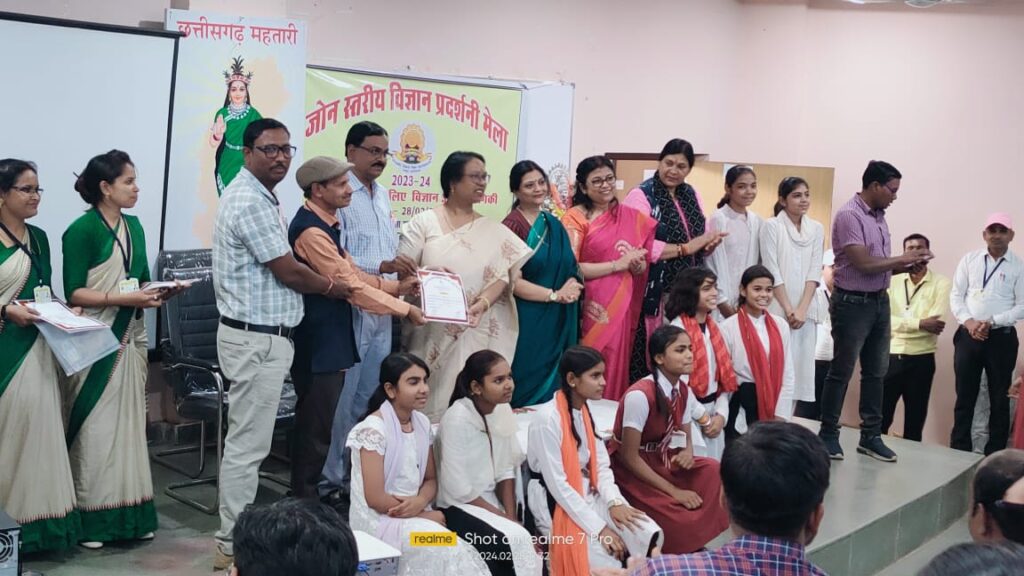 संभाग स्तरीय विज्ञान प्रदर्शनी मेला का हुआ आयोजन 1 IMG 20240301 WA0222