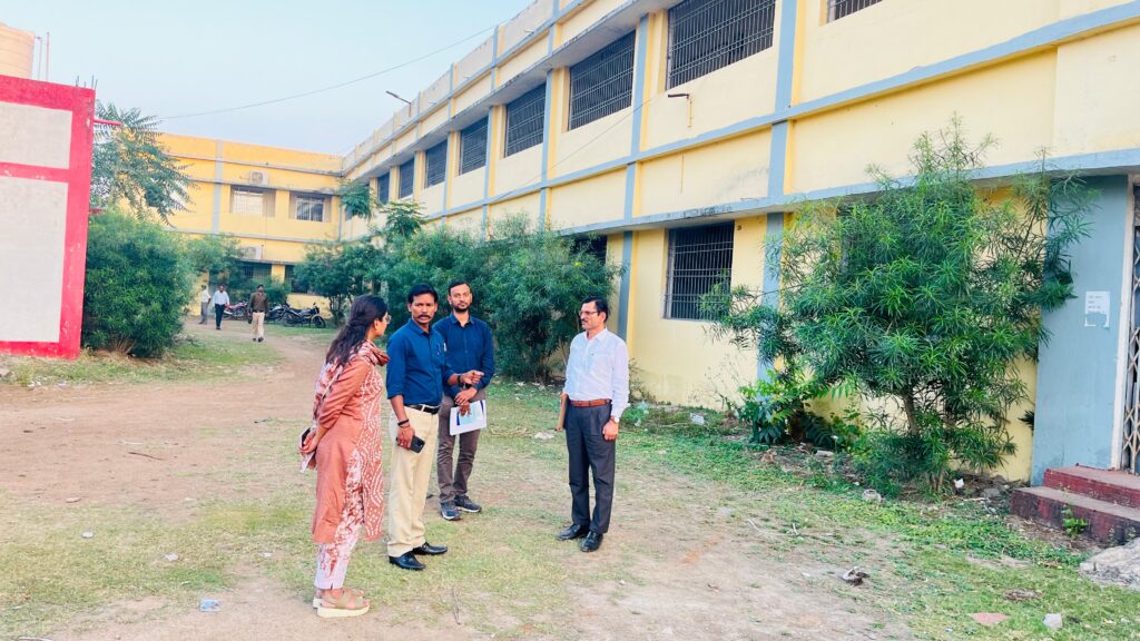नवपदस्थ कलेक्टर ने ई.व्ही.एम.वेयर हाऊस का किया निरीक्षण 2 IMG 20240301 WA0228