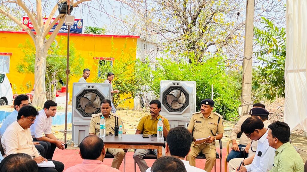 गिरौदपुरी धाम में मुख्यमंत्री के आगमन को लेकर कलेक्टर-एसपी ने तैयारियों का लिया जायजा 2 IMG 20240315 WA0270
