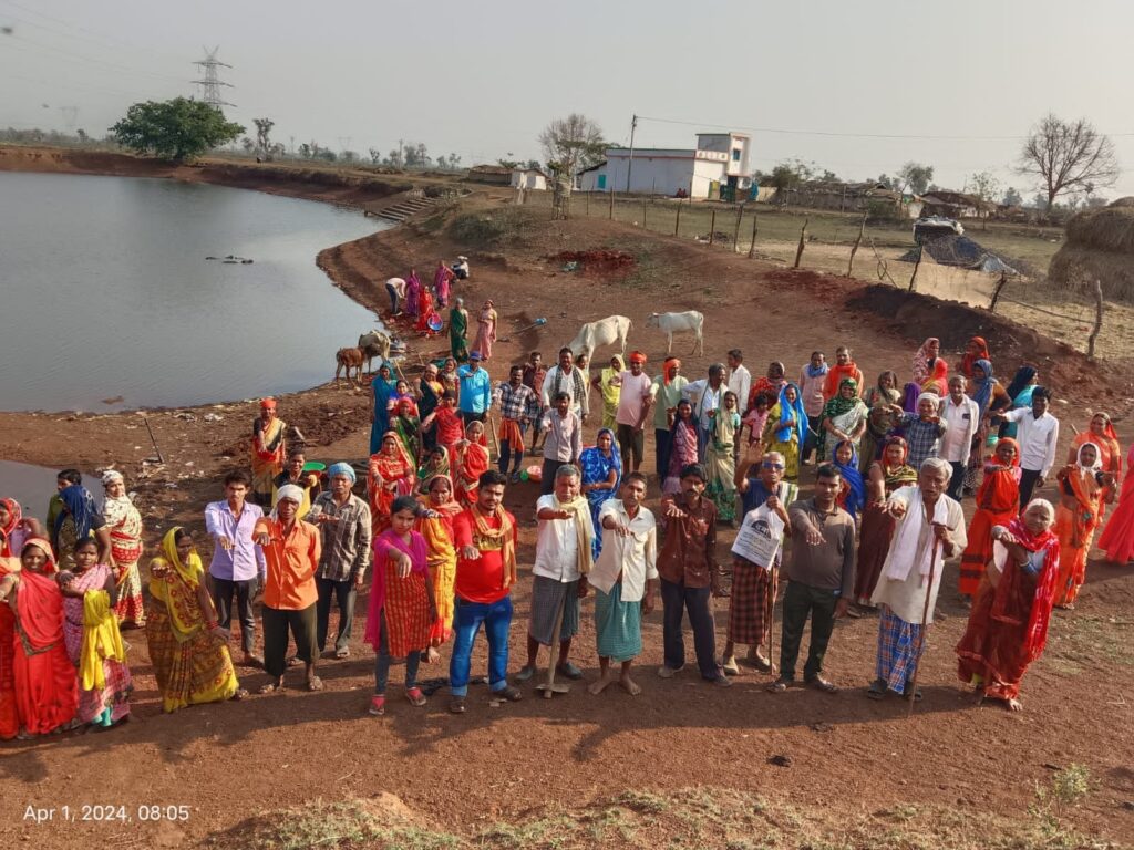 85 हजार मनरेगा मजदूरों ने कार्यस्थल में शपथ लेकर शत प्रतिशत मतदान के लिए लोगों को किया प्रेरित 2 IMG 20240401 WA0161