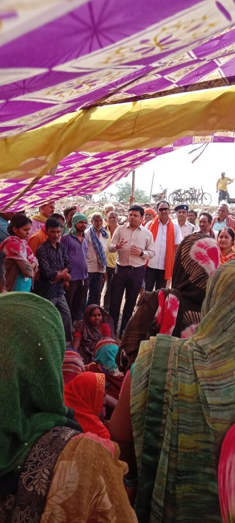श्रमिक न रहे उदास सभी को मिलेगा, योजनाओं का लाम 2 IMG 20240501 WA0322