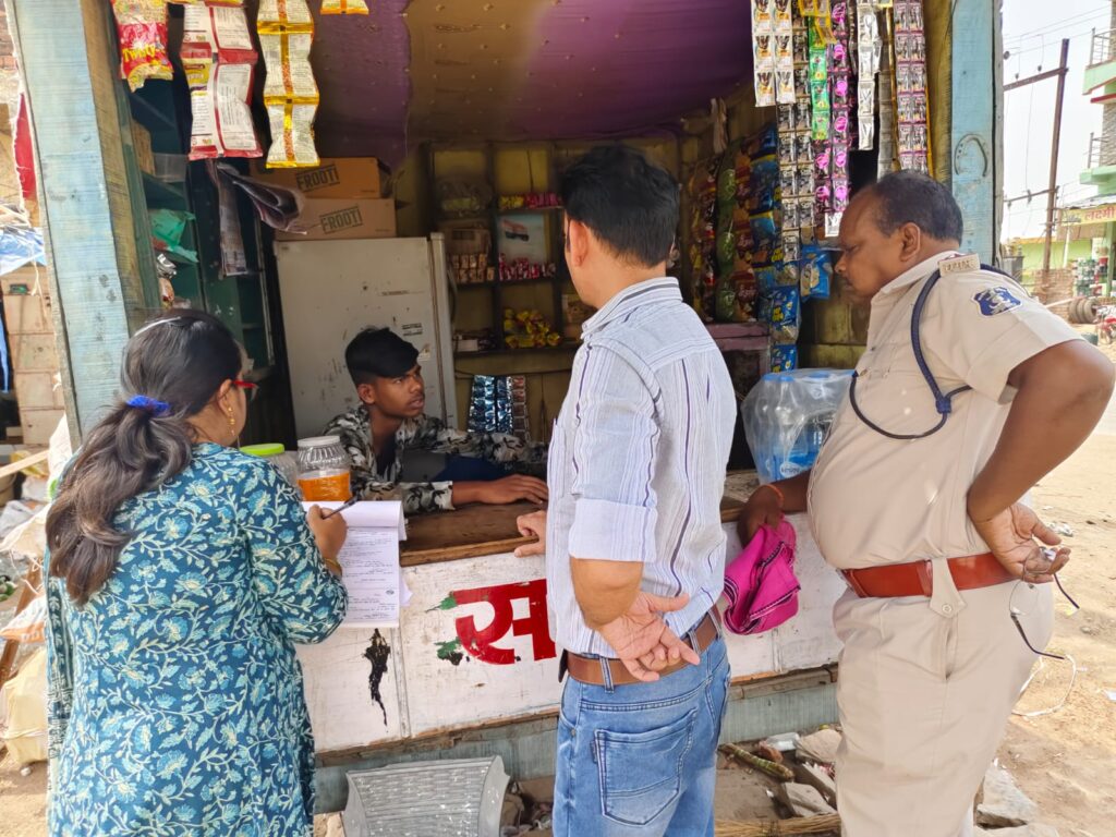 थाना लवन पुलिस द्वारा स्वास्थ्य विभाग की टीम के साथ कोटपा अधिनियम 2003 के तहत 10 लोगो पर कार्यवाही कर 1800 रू. जुर्माना लगाया गया। 2 IMG 20240530 WA0225