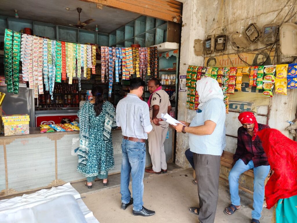 थाना लवन पुलिस द्वारा स्वास्थ्य विभाग की टीम के साथ कोटपा अधिनियम 2003 के तहत 10 लोगो पर कार्यवाही कर 1800 रू. जुर्माना लगाया गया। 3 IMG 20240530 WA0227