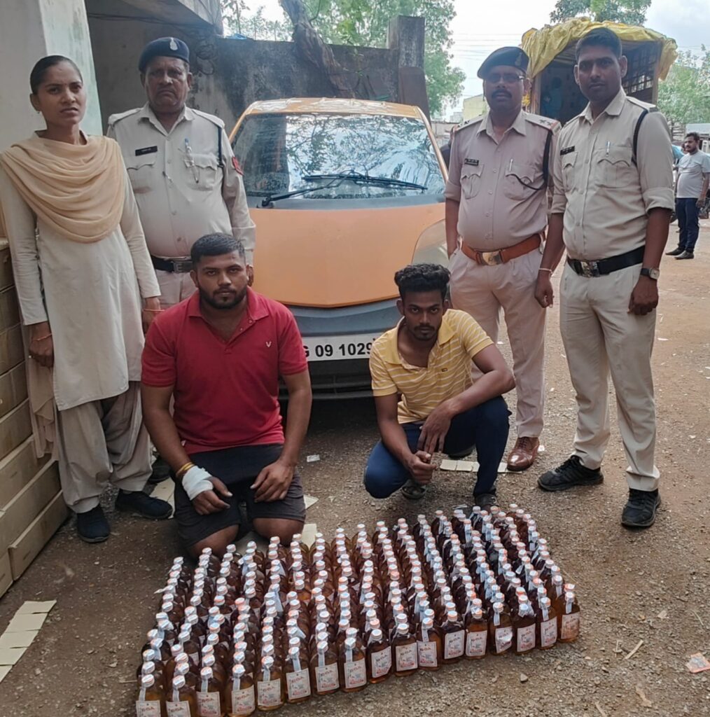 अबकारी विभाग की बड़ी कार्रवाई 45 बल्क लीटर विदेशी मदिरा सहित नैनो कार जब्त। 1 1002717030