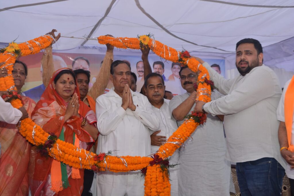 नवनिर्वाचित सांसद कमलेश जांगड़े ने जताया कार्यकर्ताओं का आभार, सबको साथ लेकर चलने की कही बात। 1 1002719435 1