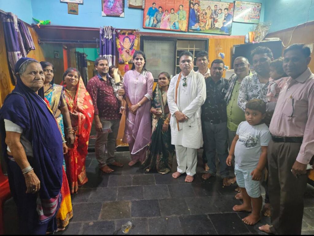 वर्मा परिवार द्वारा आयोजित जन्म उत्सव कार्यक्रम में सम्मिलित हुए विधायक संदीप साहू। 2 1002748083