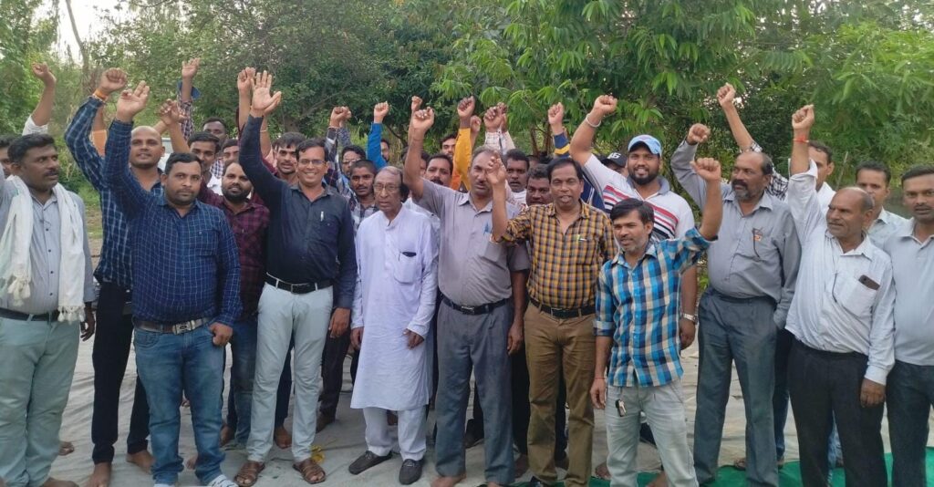 अल्ट्राट्रेक रावन सीमेंट प्लांट में इंटक यूनियन का बैठक सम्पन्न। 1 1002780470
