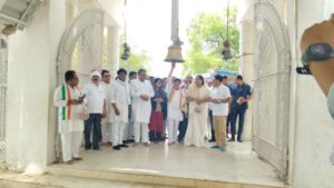 कांग्रेस के पूर्व मंत्री सहित विधायकगण निरीक्षण में पहुंचे गिरौदपुरी के अमरगुफा, आगजनी की घटना को भाजपा सरकार की विफलता बताया । 1 IMG 20240613 WA0033 1024x576 1