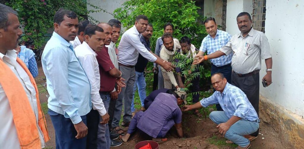 डमरू में आयोजित राजस्व पखवाड़ा सिविल की समस्याओं का किया गया निराकरण । 1 1002892731