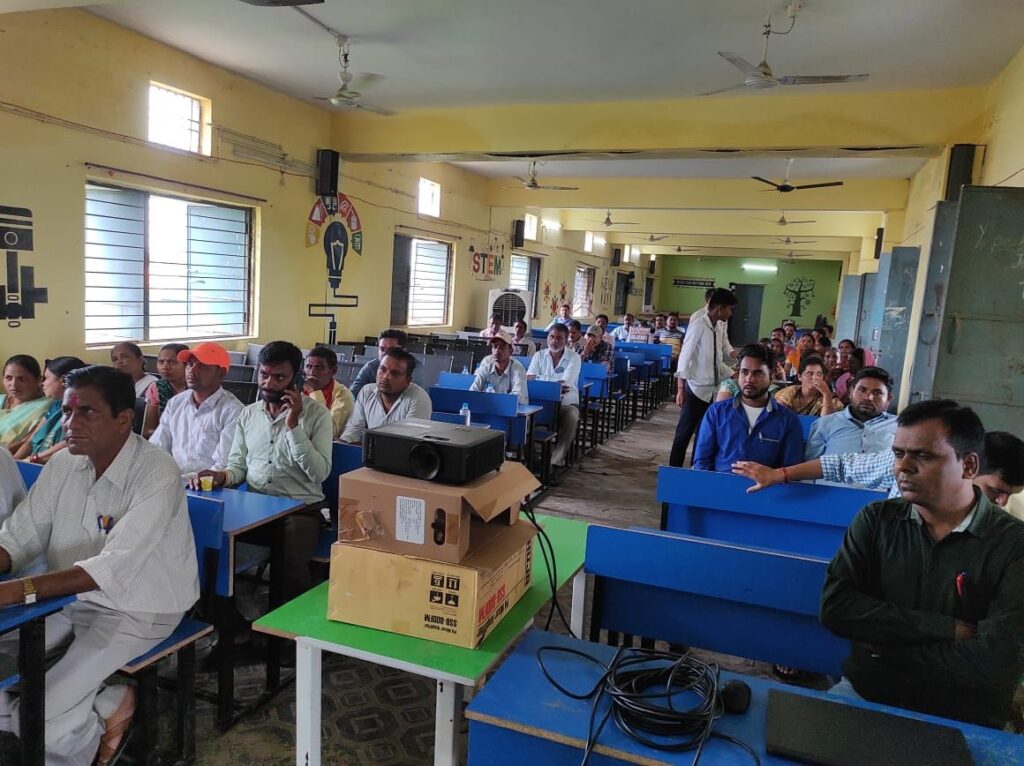 स्वामी आत्मानंद उत्कृष्ट हिंदी माध्यम विद्यालय लवन में संकुल स्तर पर पालक - शिक्षक मेगा बैठक का आयोजन किया गया 2 img 20240806 wa01958674385084930709815