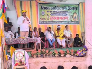 विश्व आदिवासी दिवस कार्यक्रम में शामिल हुए विधायक संदीप साहू 2 img 20240809 wa00706363006404384925939