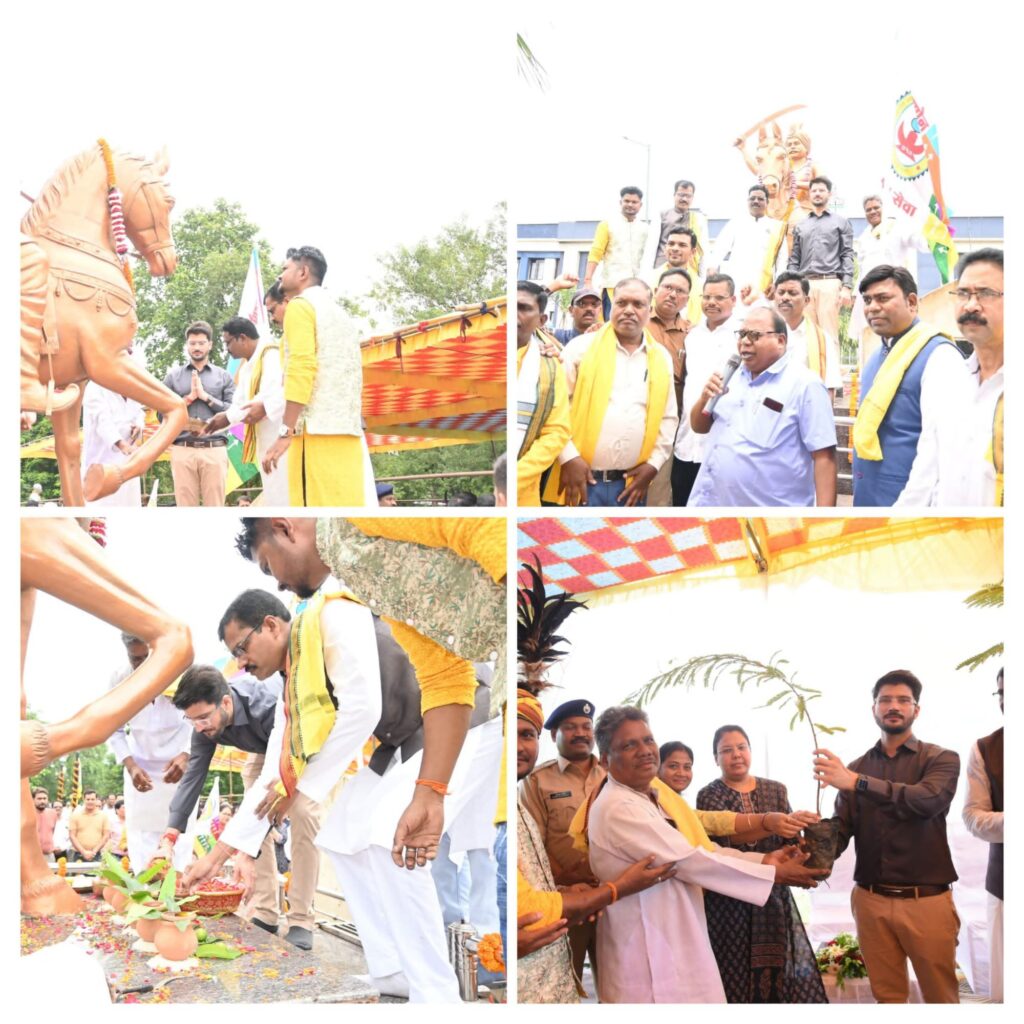 हर्षोल्लास के साथ मनाया गया विश्व आदिवासी दिवस<br><br>पारम्परिक वेशभूषा में पहुंचे मूल निवासी 1 img 20240809 wa02385030045903204174990