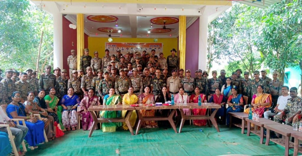 भाजपा महिला मोर्चा की कार्यकर्ता पहुंचे पांचवी बटालियन, जवानों को बांधी राखी । 2 img 20240818 wa0142761092666985570430
